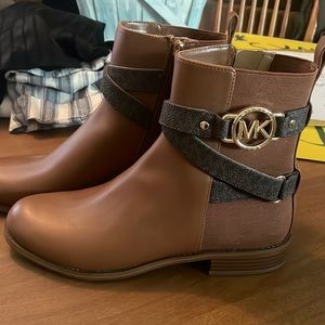 Michael Kors Brown Boots. NEVER WORN 🤎